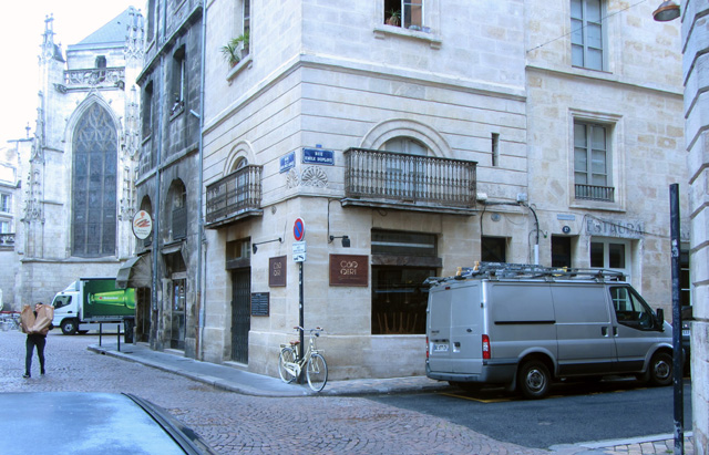 This image has an empty alt attribute; its file name is pizzaria-001-small.jpg